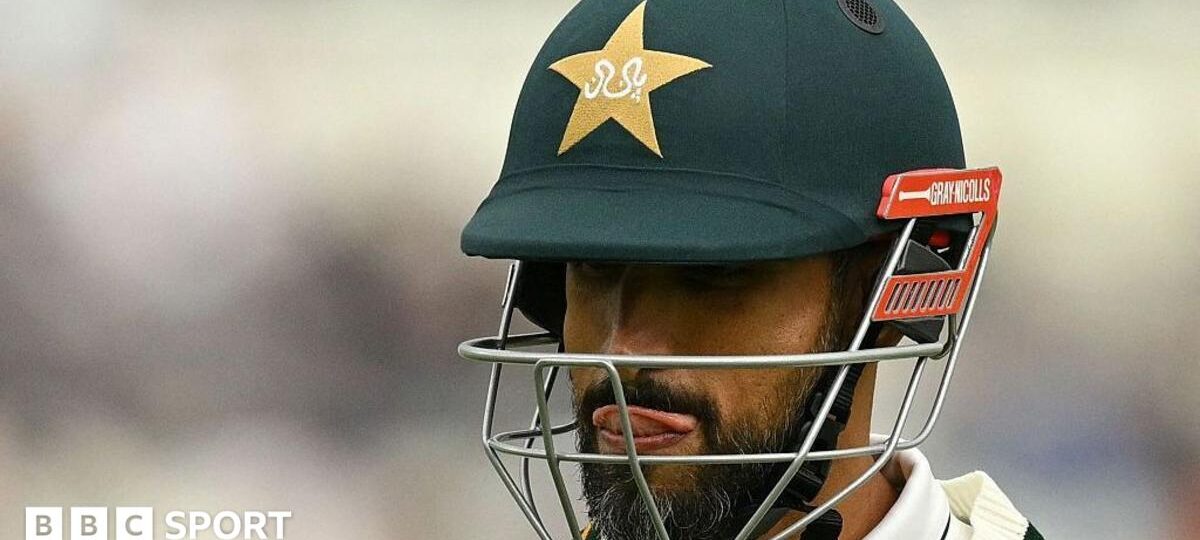 ‘Embarrassing’ Pakistan break record in morning to forget