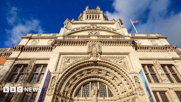 V&A workers to strike over pay and conditions