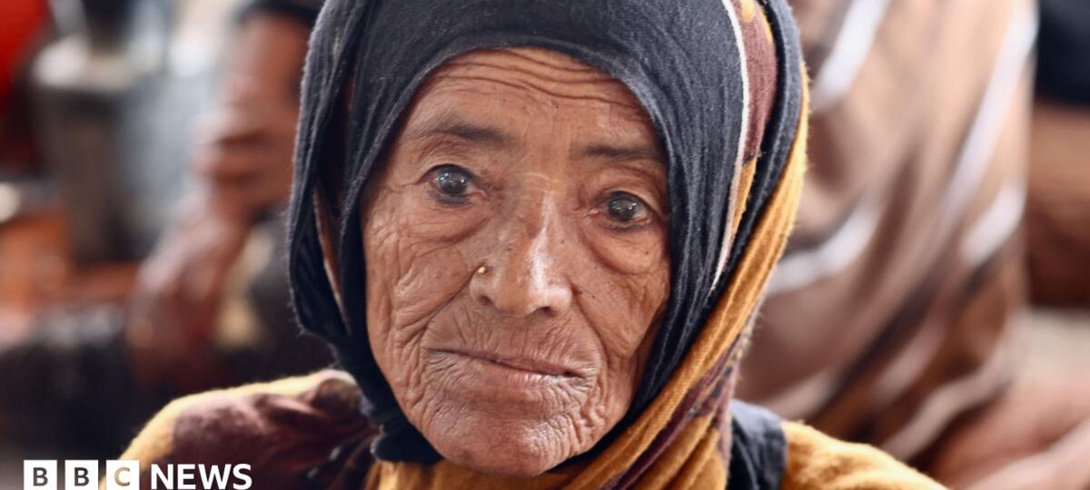 Yemenis flee across Red Sea as Houthis and Saudi-backed forces escalate war
