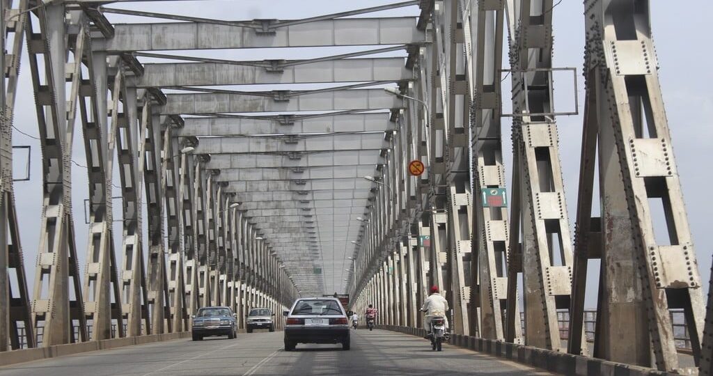 First Niger Bridge shut for emergency repairs