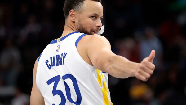 Stephen Curry reportedly agrees to stay in Golden State on 2-year, $116 million extension