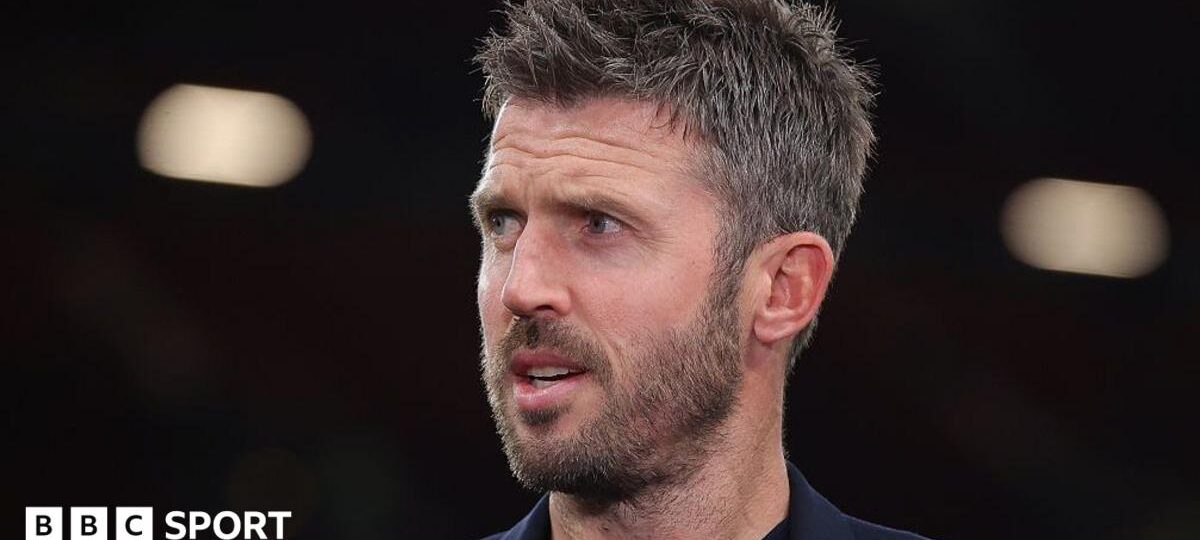 Why are Man Utd better without the ball?
