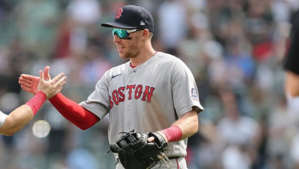 Red Sox Infielder Joins National League Immediately After 1-Game Stint