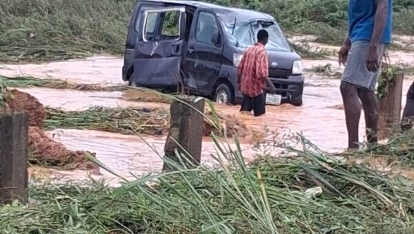 Flood: One child missing as police rescue nine others in drowning school bus