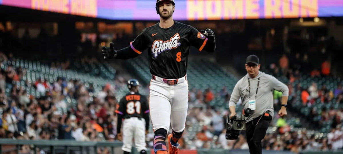 Giants' big cast of rookies, castoffs has team playing with some spark