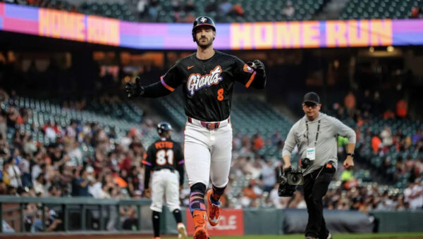 Giants’ big cast of rookies, castoffs has team playing with some spark