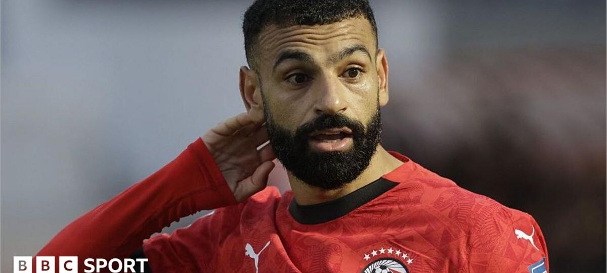 Salah out of Egypt game because of artificial turf