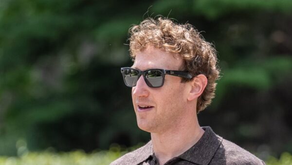 Mark Zuckerberg laid out what he uses Meta’s new AI agent for — kid-friendly cake recipes and MMA advice