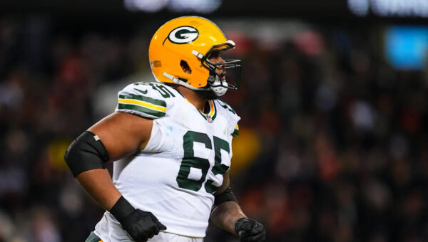 G Aaron Banks misses practice for Packers, OT Anthony Belton limited