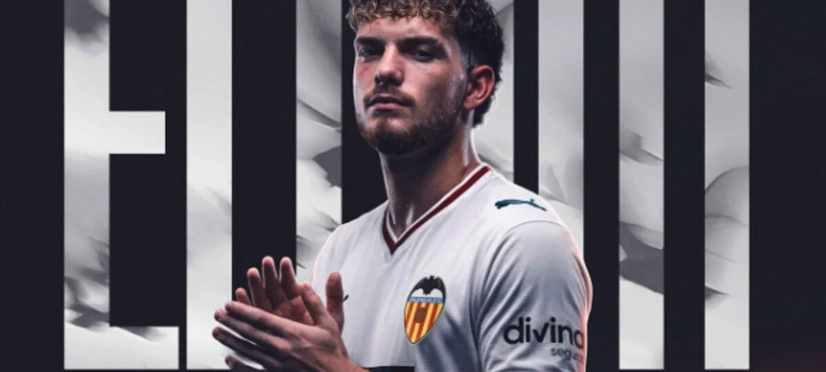 Liverpool send Harvey Elliott to Valencia on loan