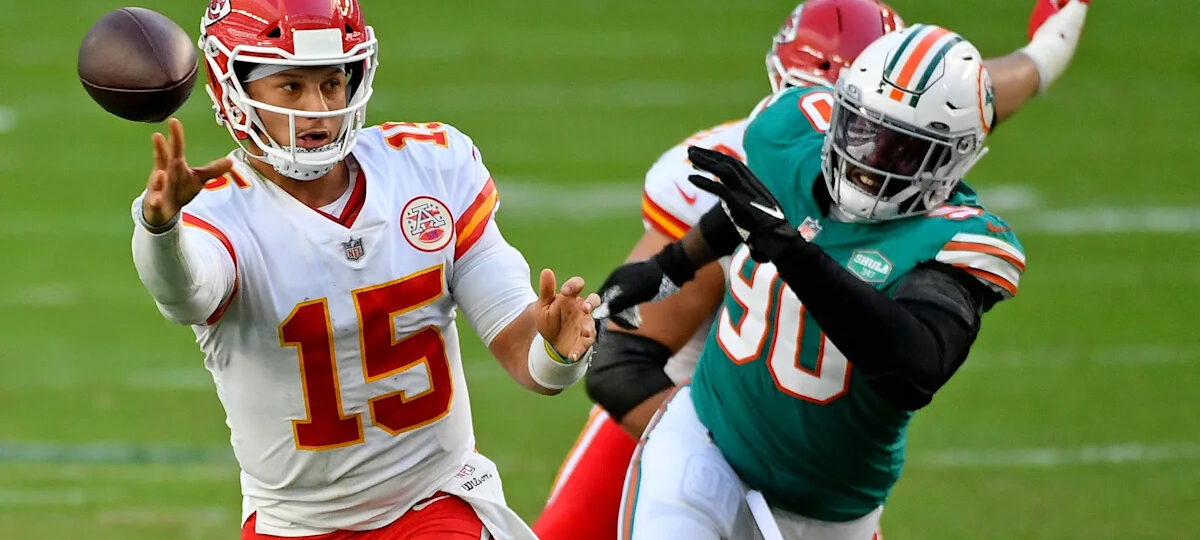 Will Patrick Mahomes play today? Status update for Chiefs QB in Week 3