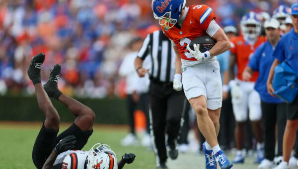 Florida WR Baily Stockton heads to medical tent after targeting hit against Ole Miss