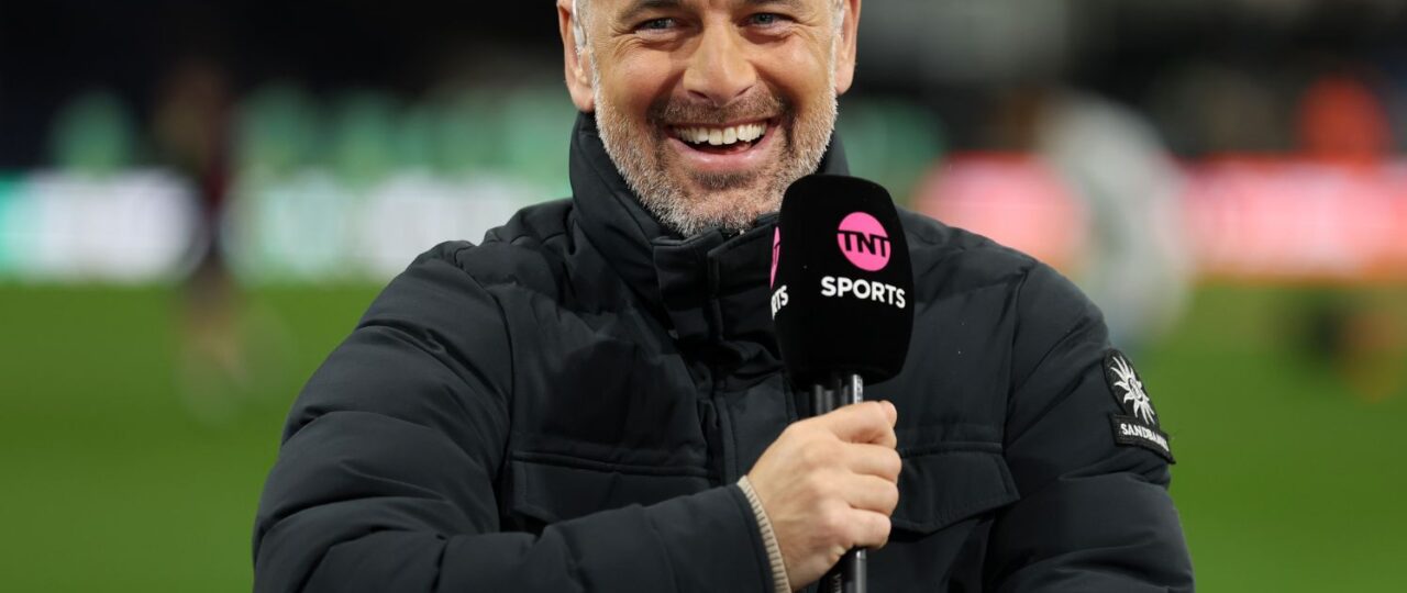 “You can’t help but love watching him”: Joe Cole singles out Arsenal star with praise after Napoli win