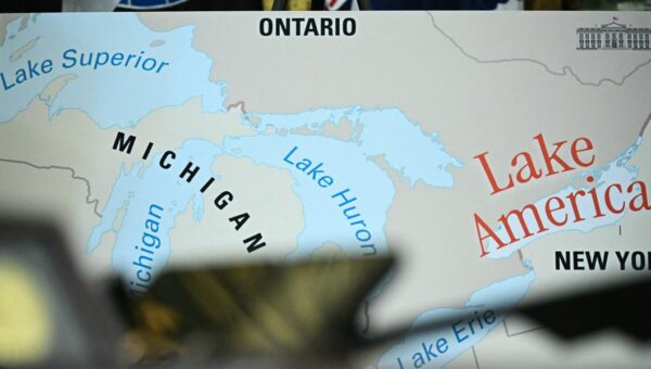Apple Maps renames Lake Ontario to 'Lake America,' joining Google
