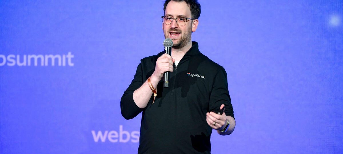 This tech CEO said he wants the ‘D+ version’ of employee ideas. Read his AI writing memo.