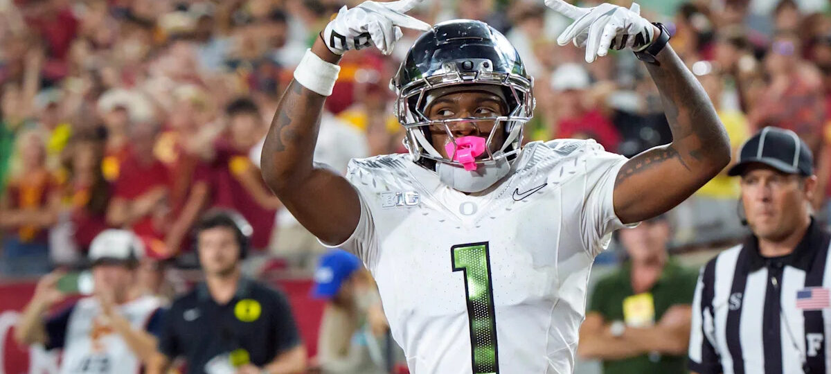 Oregon Ducks fans react to victory vs. USC Trojans, Dante Moore injury