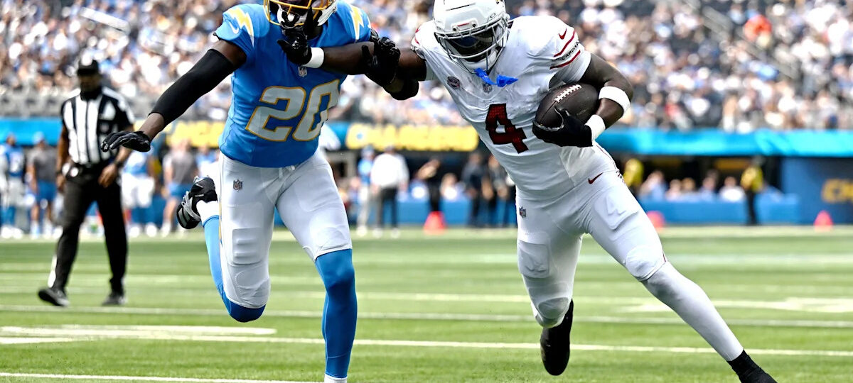 Jeremiyah Love finds the end zone