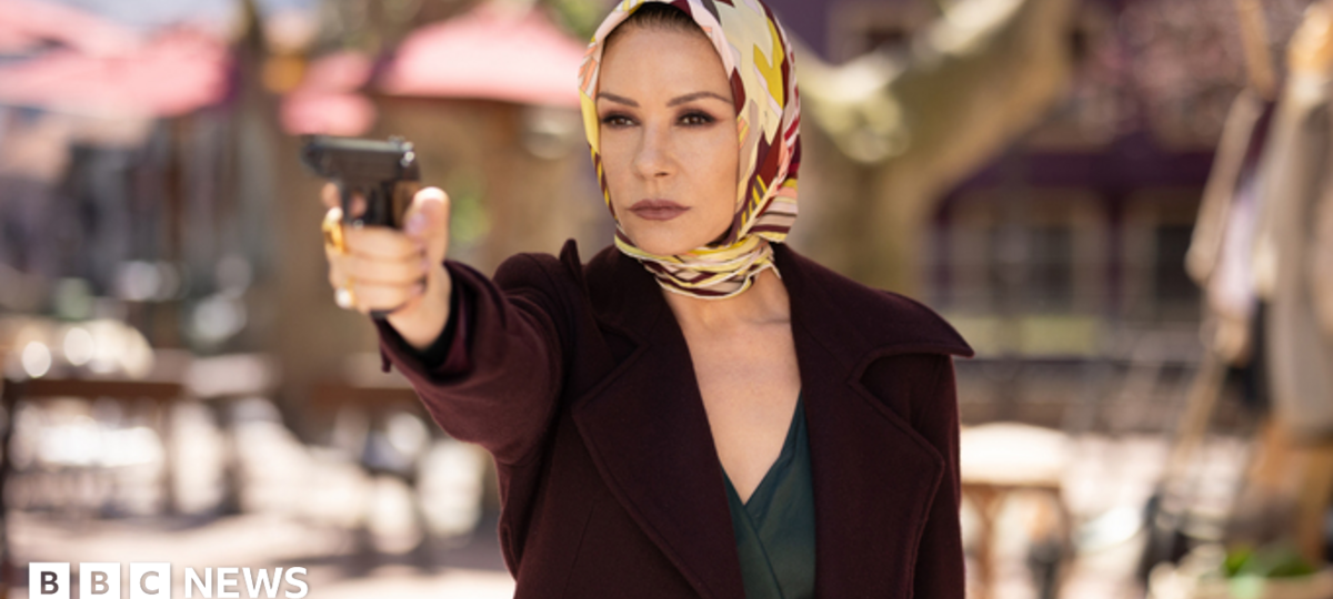 Fans praise Catherine Zeta-Jones for using her Welsh accent in new series