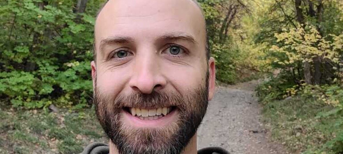 I'm a senior principal engineer. I use AI at work, but some tasks you should do from scratch — here's how I decide.