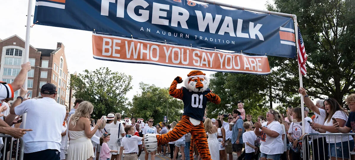 Auburn football vs Southern Miss delayed due to inclement weather