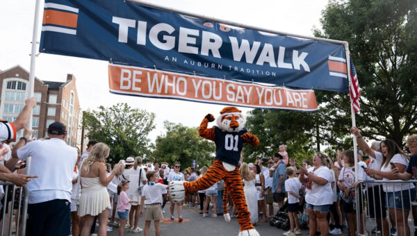 Auburn football vs Southern Miss delayed due to inclement weather