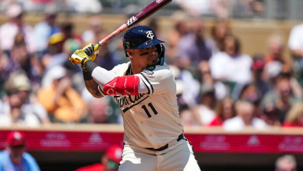Cincinnati Reds sign veteran infielder Orlando Arcia to minor league deal