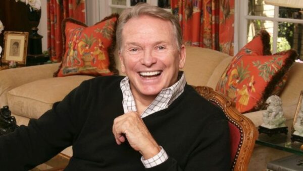 Who Was Bob Mackie? 5 Things to Know About the Designer Who Died