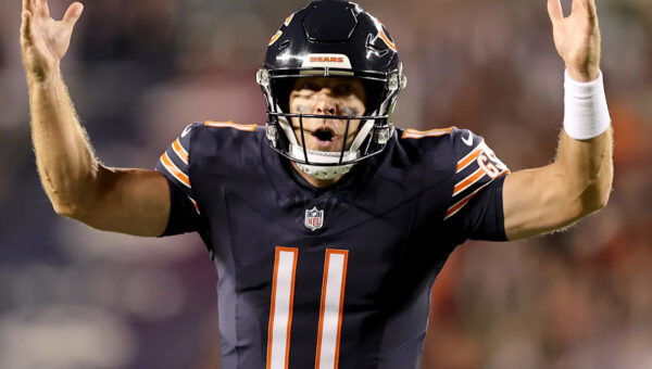 Case Keenum puts on masterful performance with on Caleb Williams sidelines for MNF