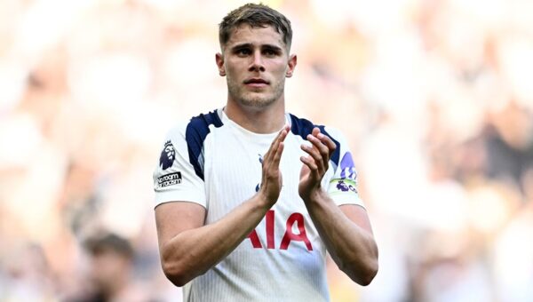 Liverpool and Manchester United continue monitoring Spurs defender Micky van de Ven