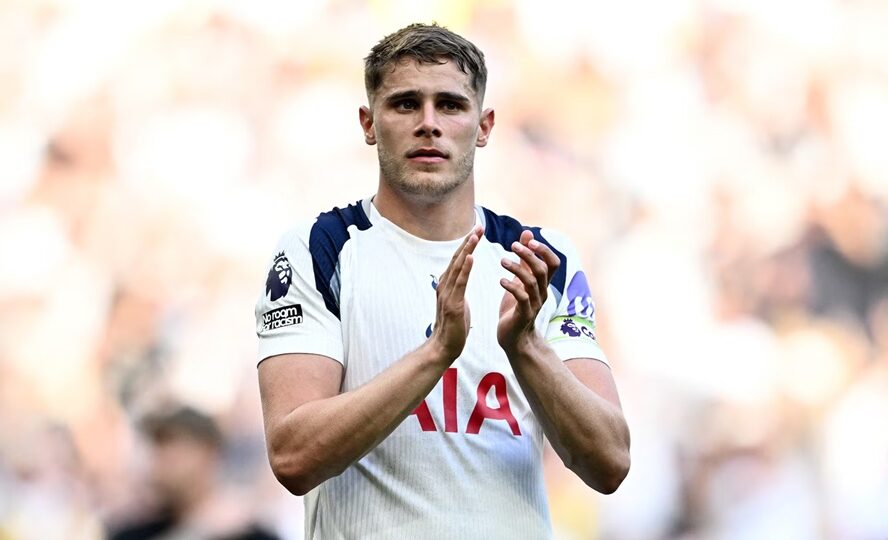 Liverpool and Manchester United continue monitoring Spurs defender Micky van de Ven