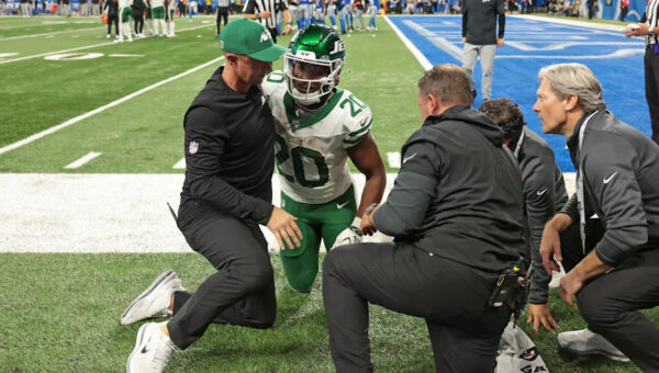 Jets RB Breece Hall considered ‘week-to-week’ with thigh injury after leaving loss to Lions early