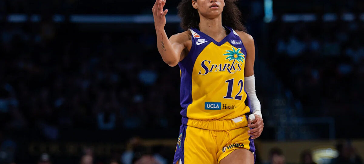 Rae Burrell, Sparks honor teammate Nneka Ogwumike with pregame fits