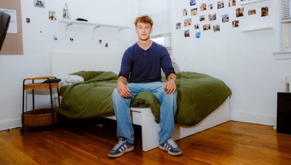He moved from the Netherlands to NYC for love. Here's how he lives on $580 a week.