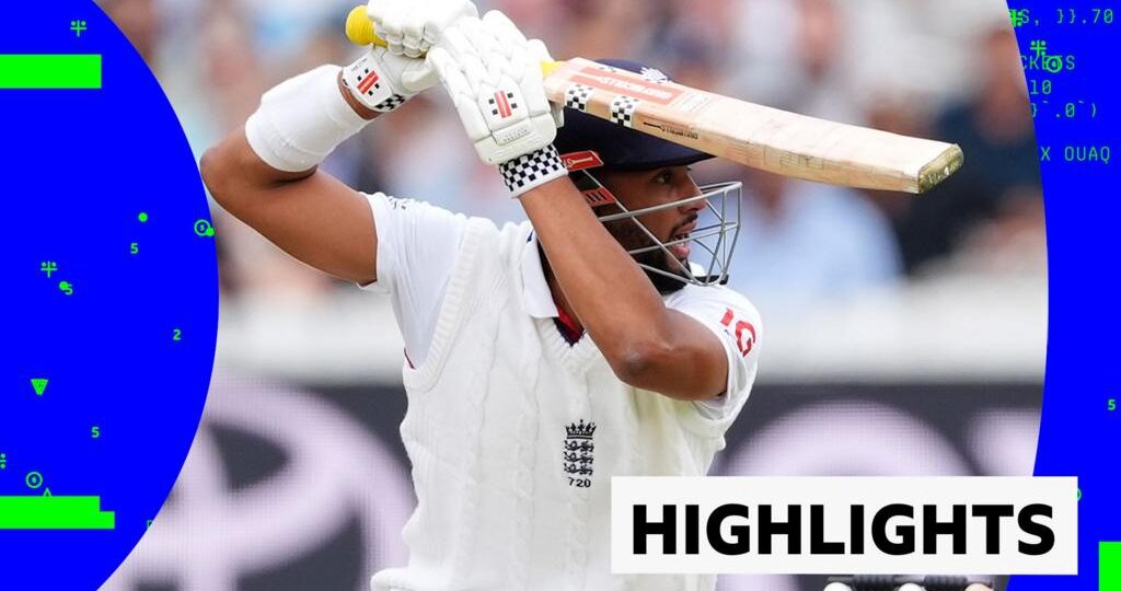 England humble hapless Pakistan on opening day of final Test