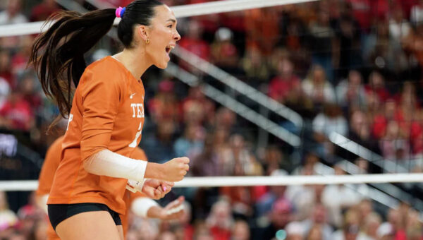 'We just get so hyped for her': Rella Binney, Texas volleyball find their rhythm vs USC