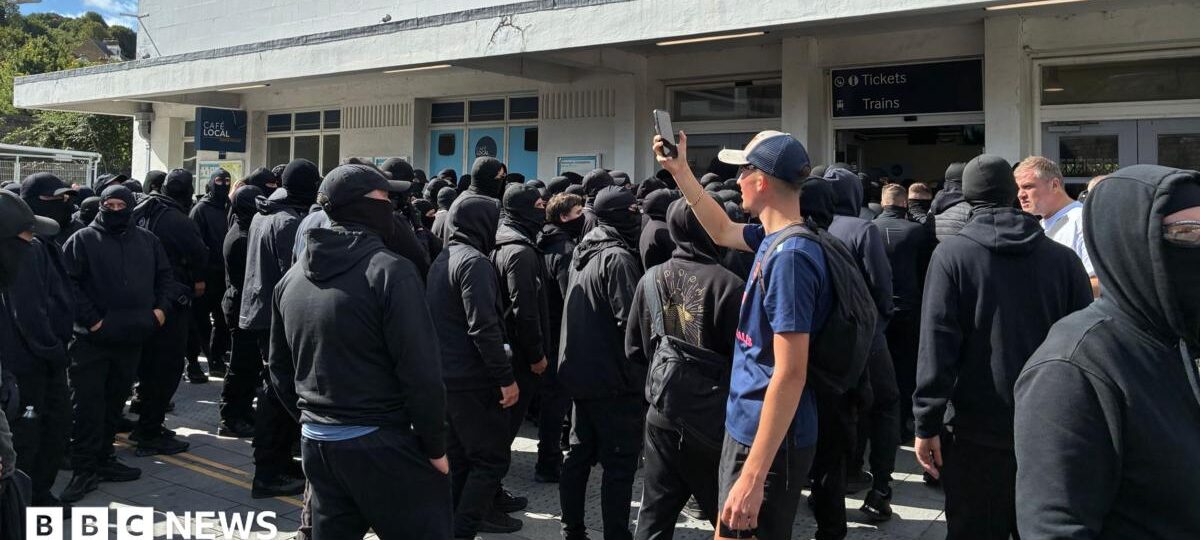 Police slow to respond to Dover protest, says council boss