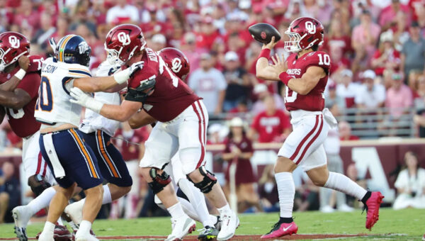Brent Venables praises OU’s offensive versatility after Week 1 win
