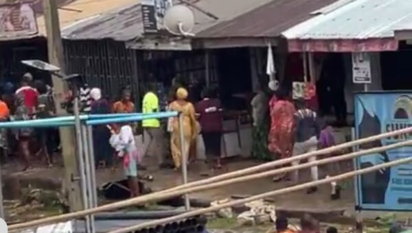 Osun: Tension as investors loot warehouse belonging to food Ponzi scheme