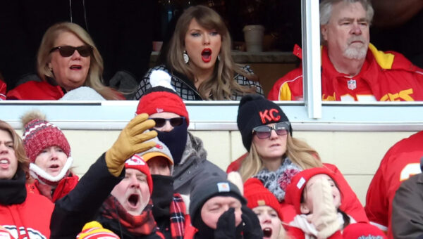 Travis and Jason Kelce react to ‘awesome’ viral Taylor Swift touchdown memes