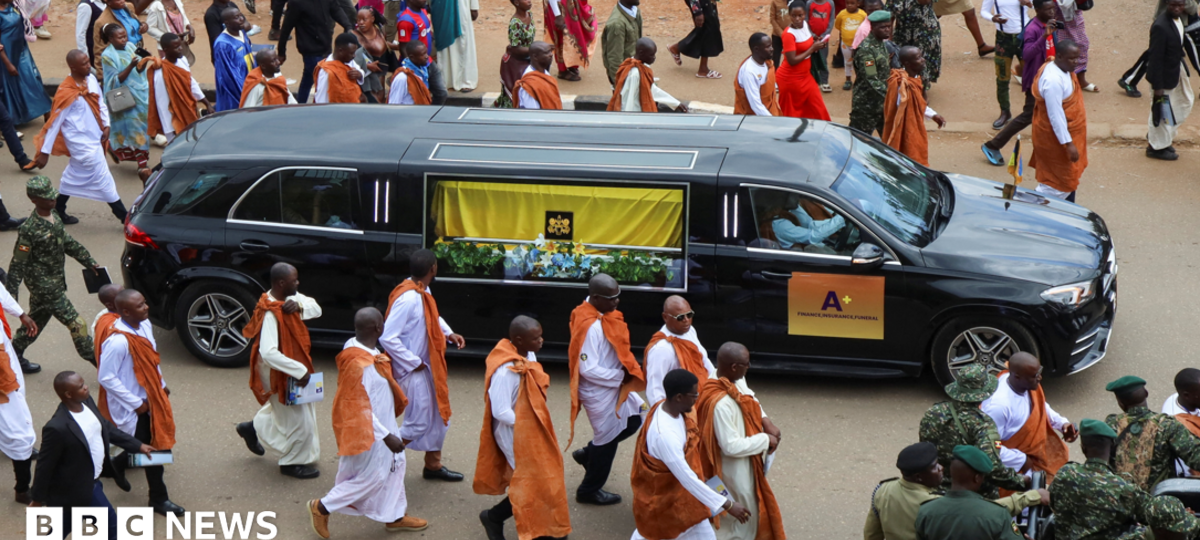Uganda's King Oyo buried amid calls for unity over his successor