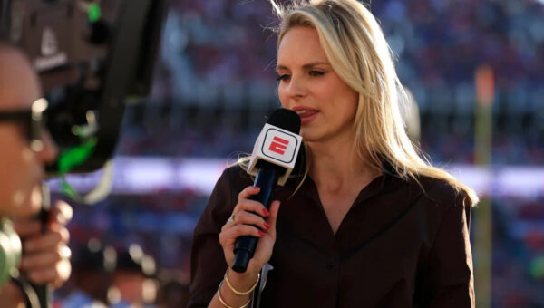 Laura Rutledge shows off new ESPN ‘NFL Live’ set ahead of 2026 season opener