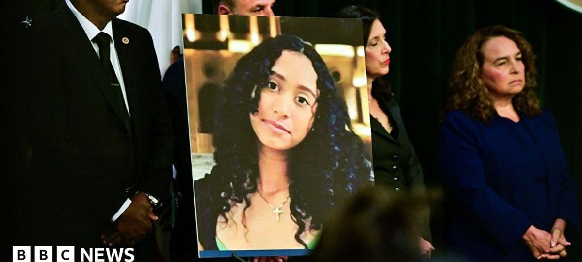Family of killed teen call for death penalty in D4vd trial