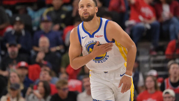 Steph Curry needed just 71 seconds to remind us he's the NBA's most elite shooter