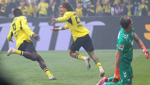 Bundesliga: Borussia Dortmund and Freiburg share top spot