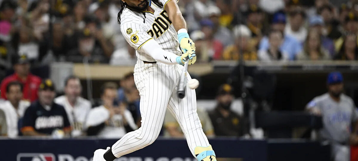 Watch Padres' Fernando Tatis and Manny Machado ignite Petco Park with homers