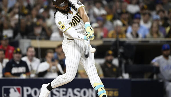Watch Padres’ Fernando Tatis and Manny Machado ignite Petco Park with homers
