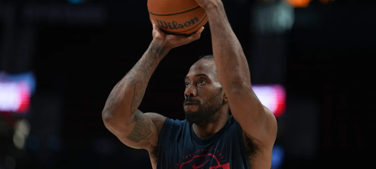 Raptors and Clippers moving to complete Kawhi Leonard trade, AP source says