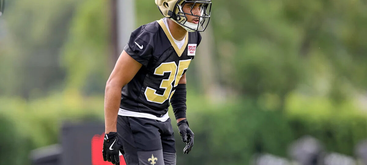 Patriots re-sign safety Elliott Davison to practice squad, release veteran tight end
