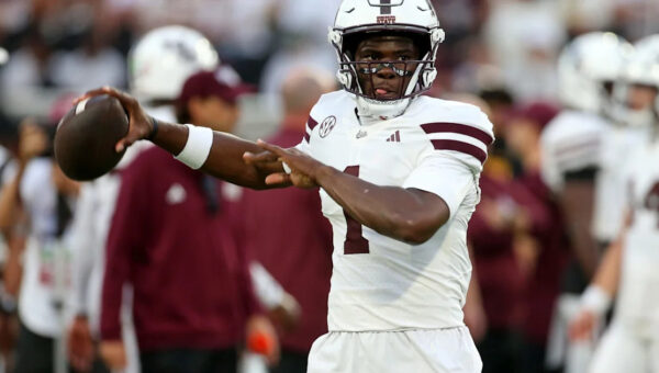 Dark horse Heisman contender putting team on his back