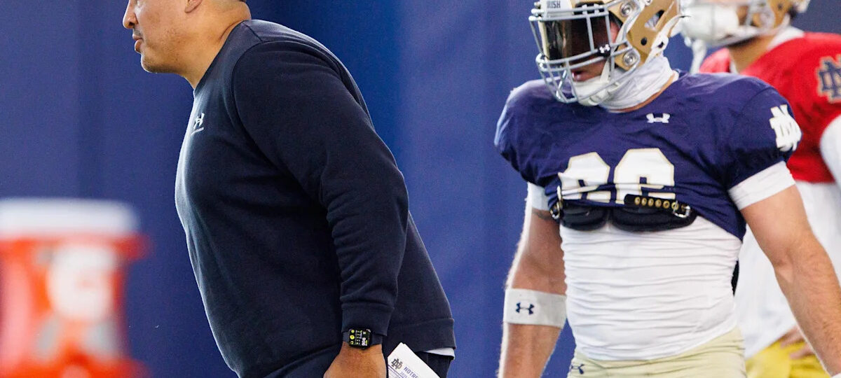 Notre Dame RB coach hopes for unit to stop ‘feeling that pressure’
